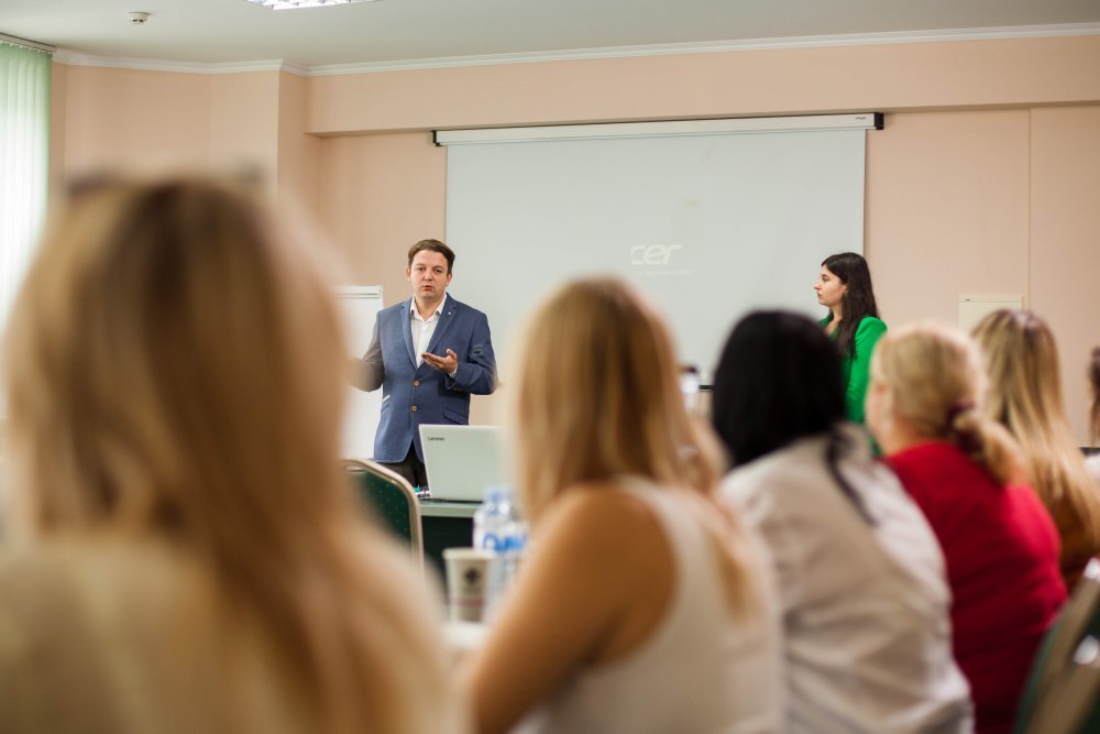 Andrei Curăraru - specialistul HIAS Moldova în angajament și protecție comunitară